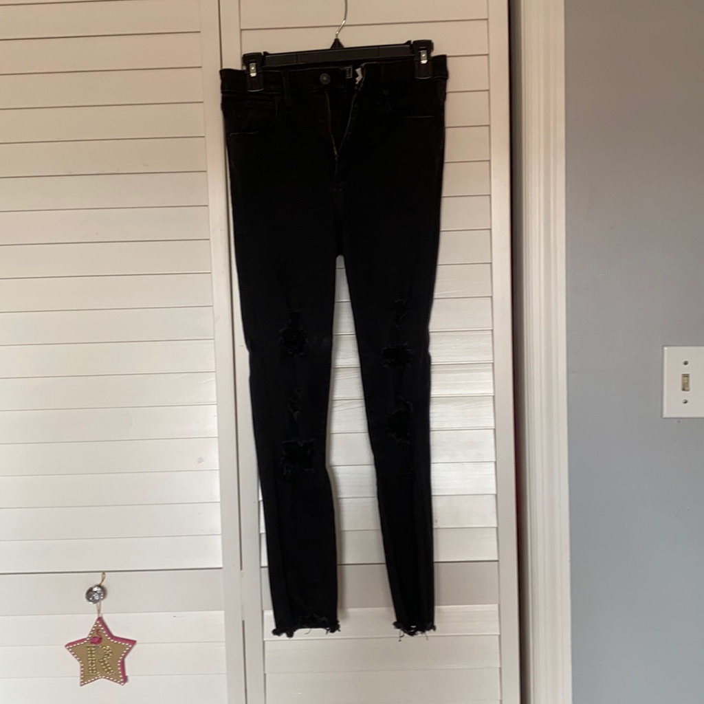 Black Abercrombie & Fitch Ripped Jeans